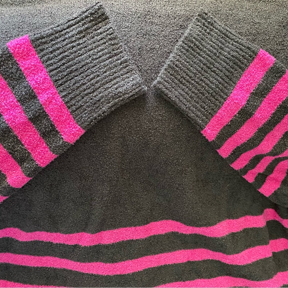 Vince Camuto Soft☁️Lightweight☁️ Striped Sweater - Picture 6 of 6